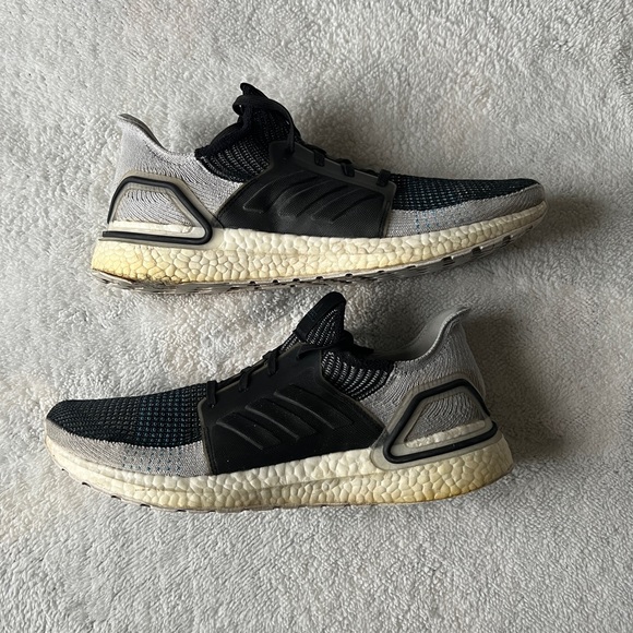 shock cyan ultra boost